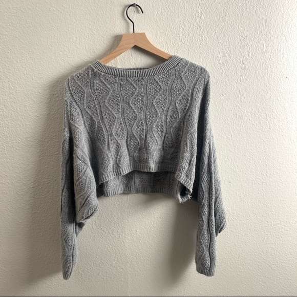PrettyLittleThing Sweaters - PRETTY LITTLE THING GRAY LONG SLEEVE CROP SWEATER